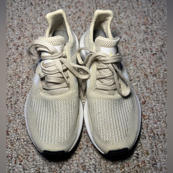 adidas Shoes - NWOT Adidas Cream Swift Runs - 8